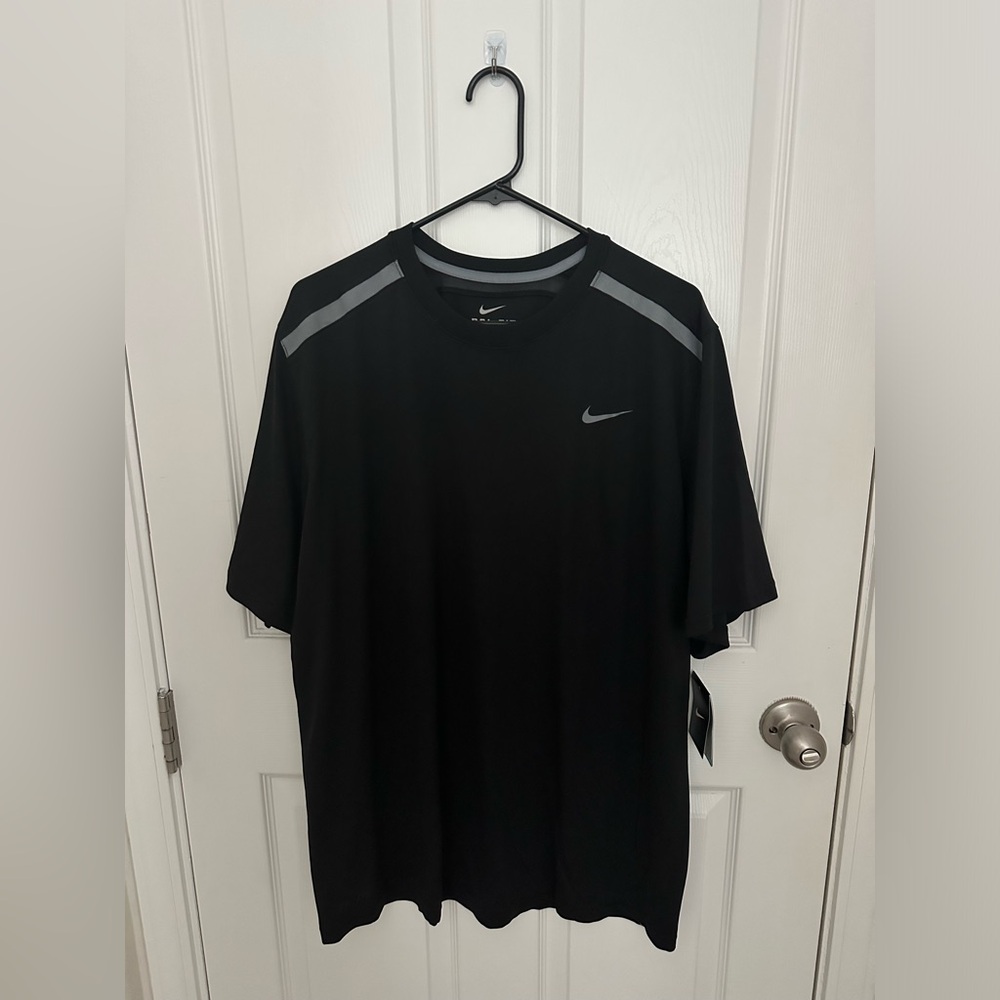 Nike DriFitMen’s Black Short Sleeve Performance Tee